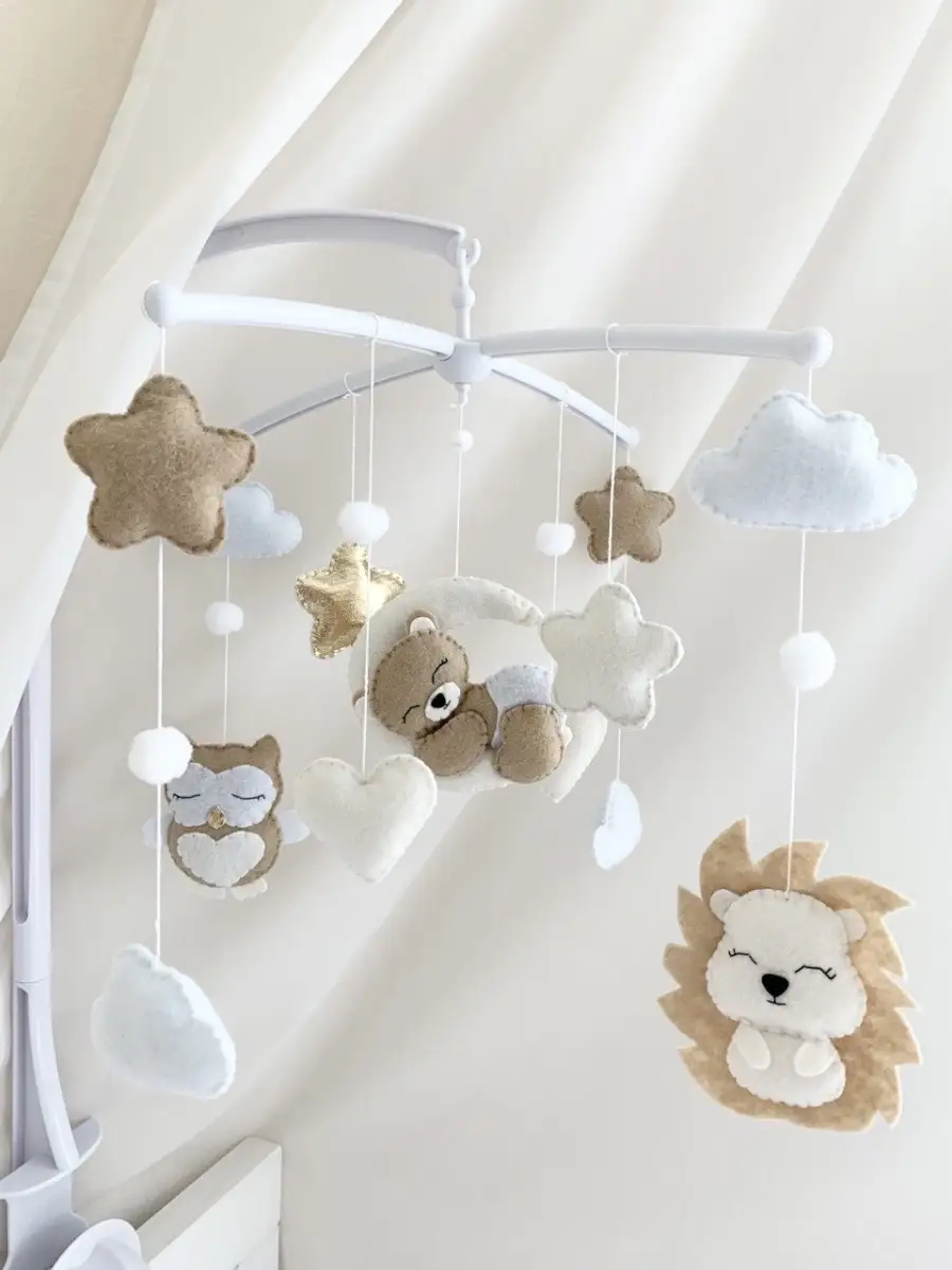 Лучшие мобили для новорожденных. Деревянный мобиль на кроватку для новорожденных. Лучшие мобили для новорожденных. Мобиль из фетра. Развивающий мобиль дуга лежа на животе своими руками.