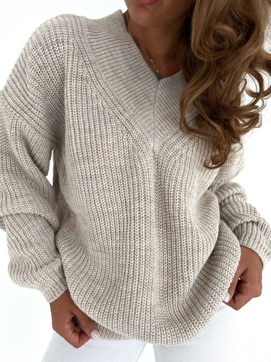 Модный женский свитер спицами - схемы и описание пуловера спицами