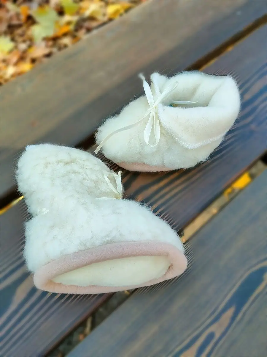 Держим ножки в тепле: как сшить меховые пинетки для малыша от рождения до года