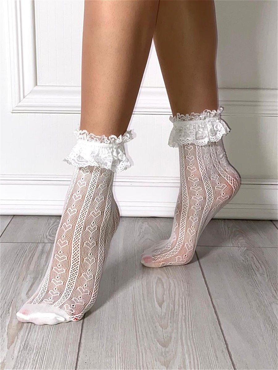 Взрослые носочки. Носки с кружевом. Кружевные носки женские. Белые кружевные носки. Носки с кружевом женские.