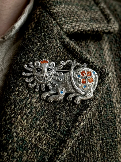 Ювелирная студия Ильи Палкина Брошь Лев серебро 925 эмаль, серебристый, фото 2