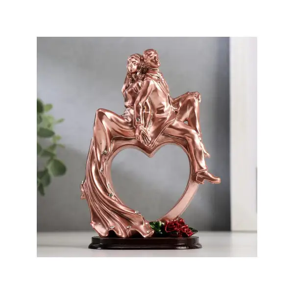 Сувенир полистоун «Влюблённые на сердце» золото с красным