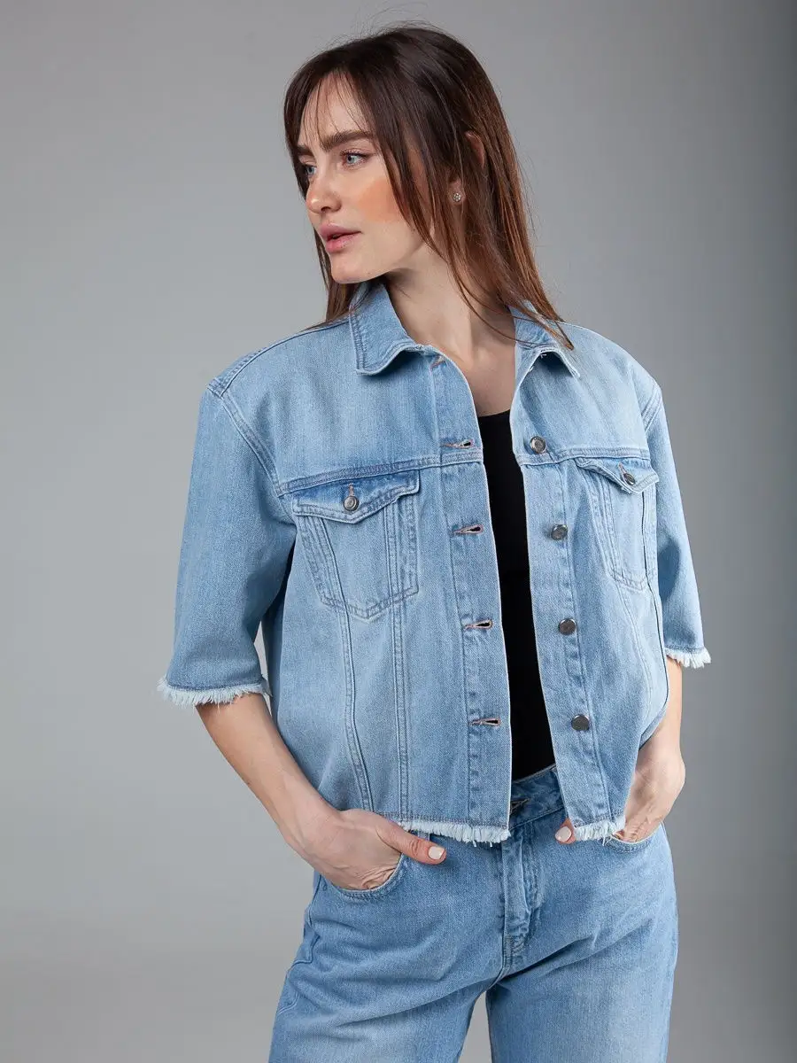 Неправильная длина и устаревший декор: 5 главных ошибок при выборе джинсовой куртки