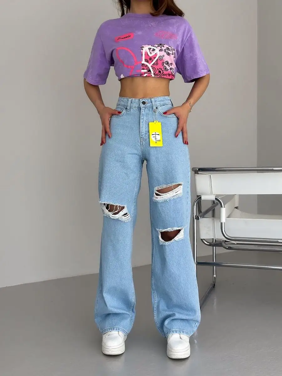 Какие футболки подходят к рваным джинсам. С чем носить рваные джинсы – образы на любой случай