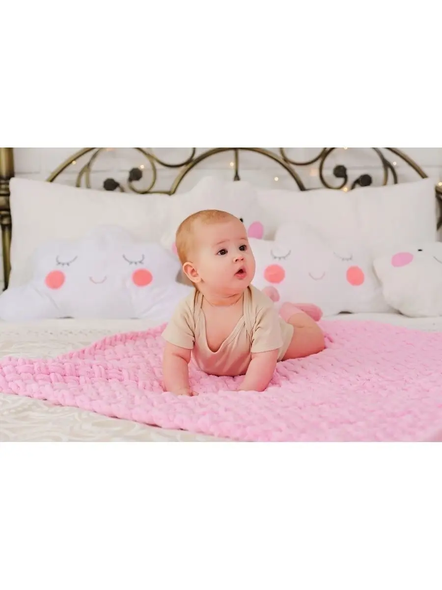 Двухсторонний теплый вязаный плед для малышей и новорожденных в кроватку или коляску розовый