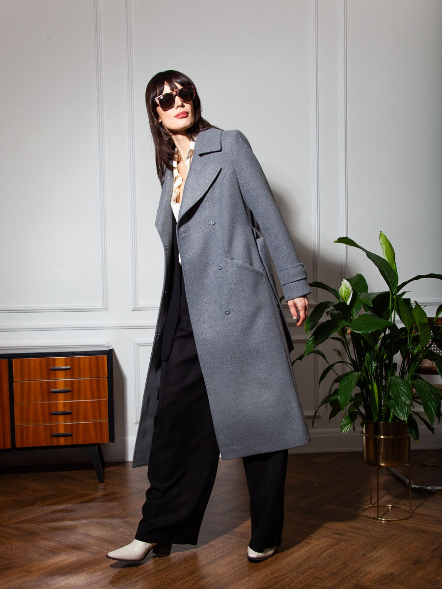Классическое пальто на женщине маленького роста. Пальто классическое atmosphere. Классическое пальто на блогерах. Ravetti пальто