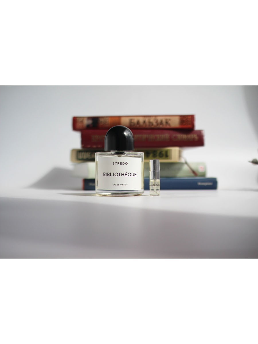 Bibliotheque de parfum sensual. Духи Byredo bibliotheque. Библиотека духи Байредо. Духи Байредо библиотекарь. Байредо сэмплы 2мл духи.