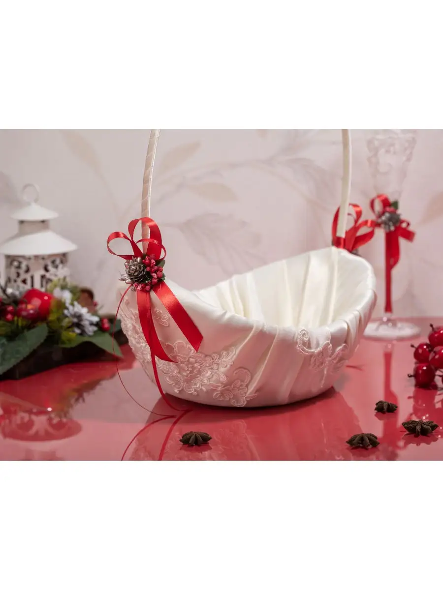 Свадебные корзинки для лепестков роз в обряде осыпания молодоженов