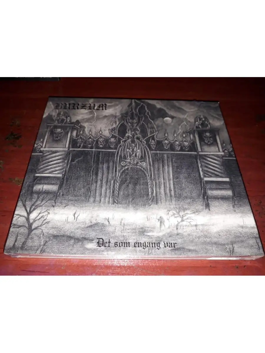 Burzum det som engang. Винил бурзум. Burzum from the depths of darkness 2011. Burzum 1992. Burzum det som engang var обложка.