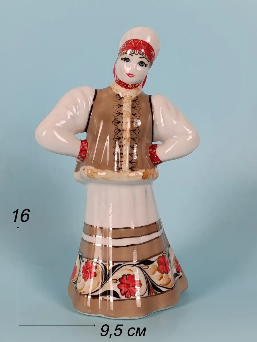 Фарфоровая фигурка русской девушки, народный колорит